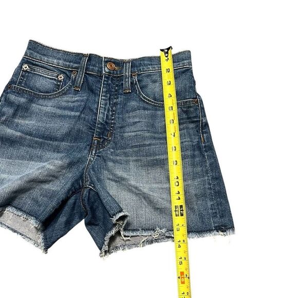 J CREW Medium Wash Cut Off Jean Shorts Size 24 - Picture 4 of 6